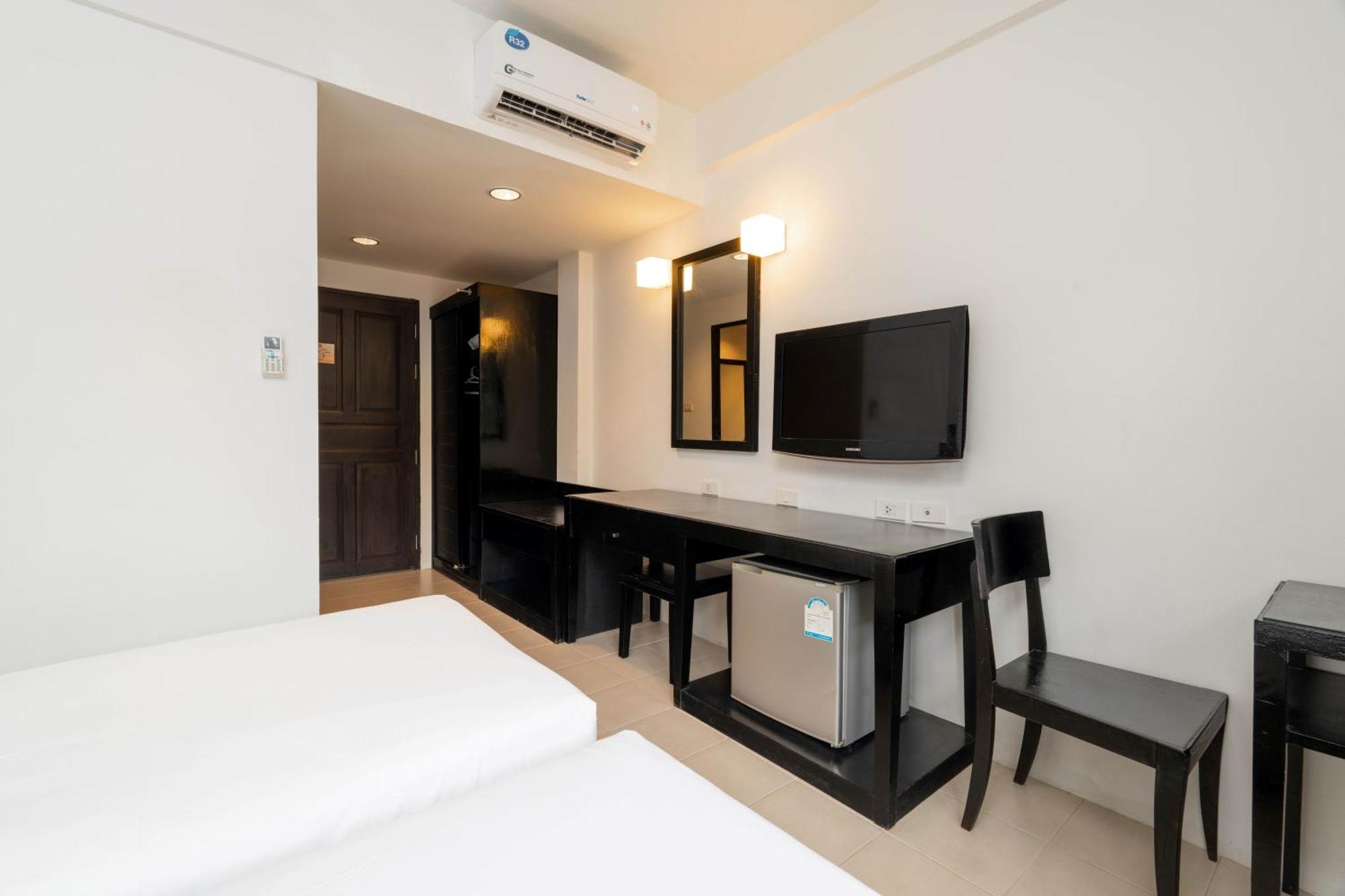 Pp Charlie Beach Resort Phi Phi Don Exterior foto