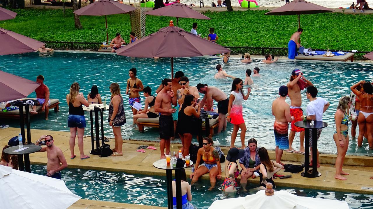 Pp Charlie Beach Resort Phi Phi Don Exterior foto