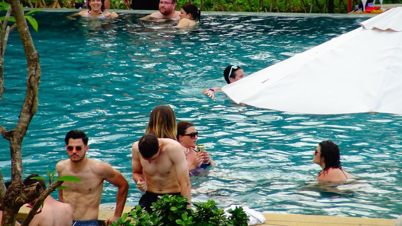 Pp Charlie Beach Resort Phi Phi Don Exterior foto